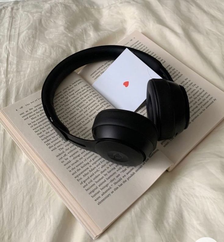Pin by becky _) on kd _ Book girl, Book aesthetic, Aesthetic pictures in 2022 _ Book girl, Book aesthetic, Aesthetic pictures.jfif