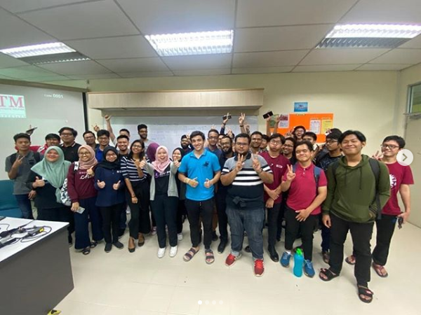Picture with all participants of Machine Learning Using Python event