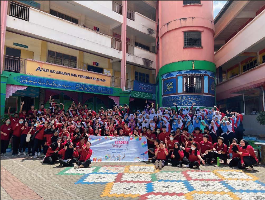 YOUNG LEADER PIC 1.jpg