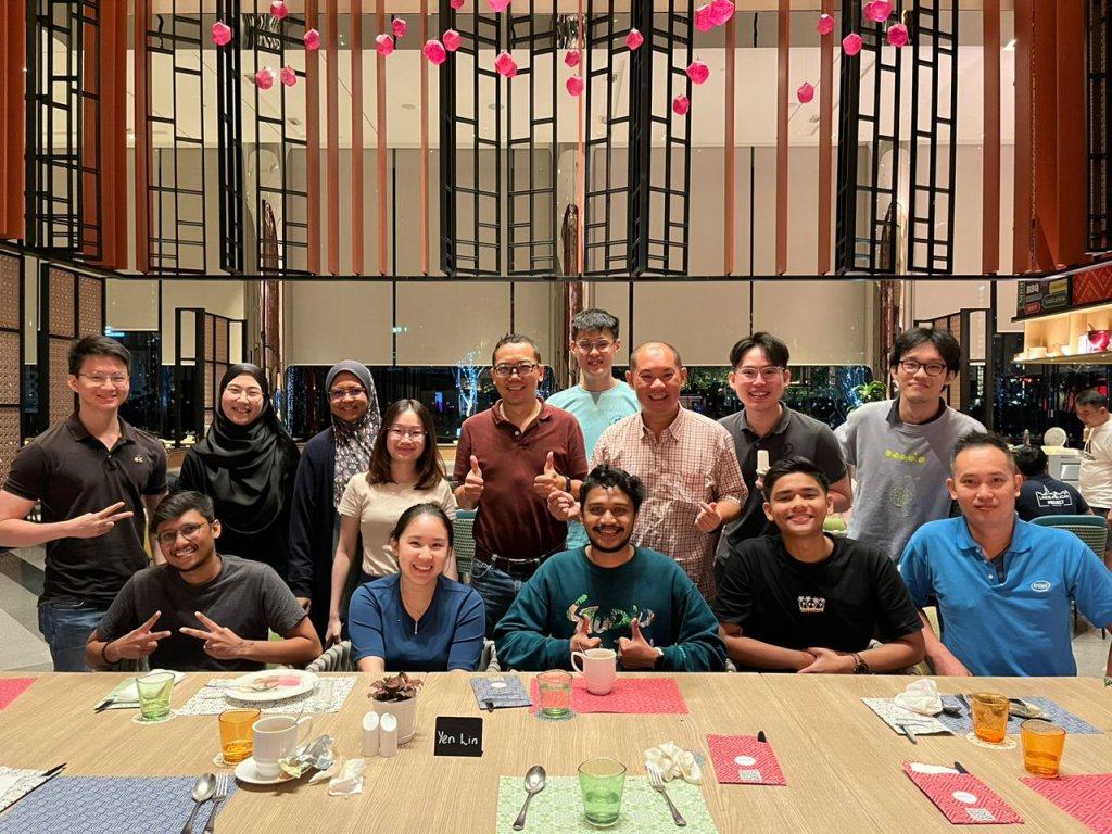 Throwback to when I joined the team dinner for the first time. I am still feel grateful for meeting these amazing people and being a part of this team