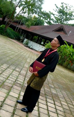grad.jpg