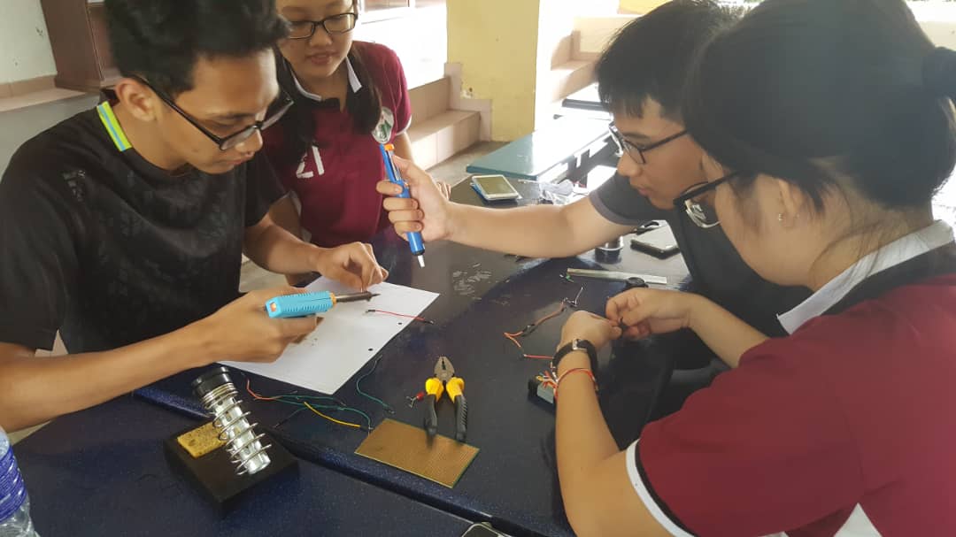 Connect the components together and solder.