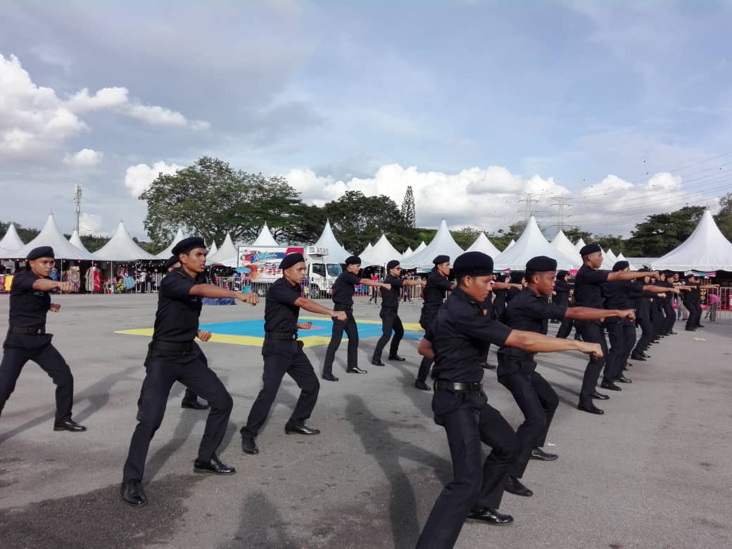 WhatsApp Image 2018-12-16 at 09.58.01(2).jpeg